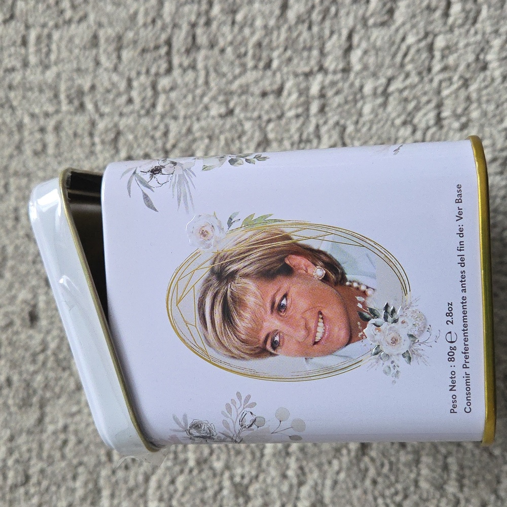 NWT Princess Diana Tea Tin with Tea - Picture 4 of 9